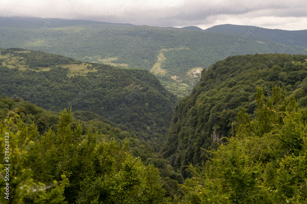 Fototapeta premium view of the mountains