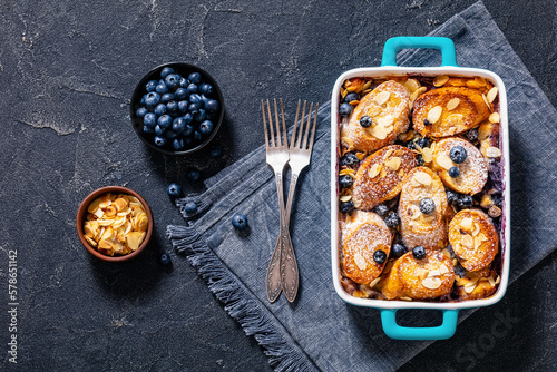 Obraz na plátně Blueberry Almond Mascarpone French Toast, top view