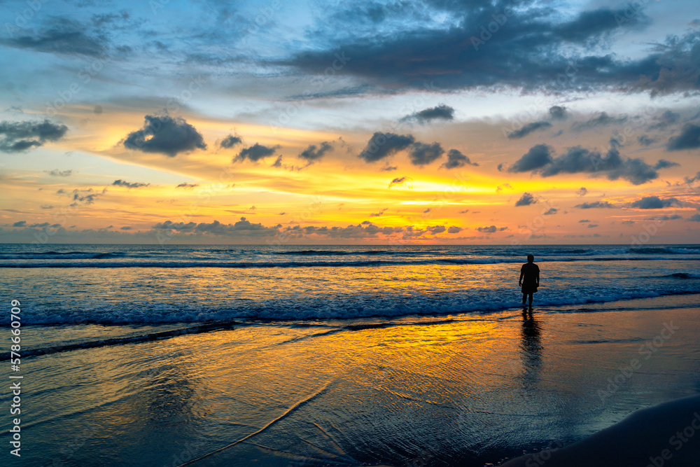 Atardecer en playa Seminyak (Bali) Atardecer en playa Seminyak (Bali)