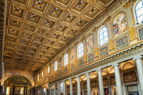 Interiors of the magnificent Santa Maria Maggiore basilica in Rome © Jess_Ivanova