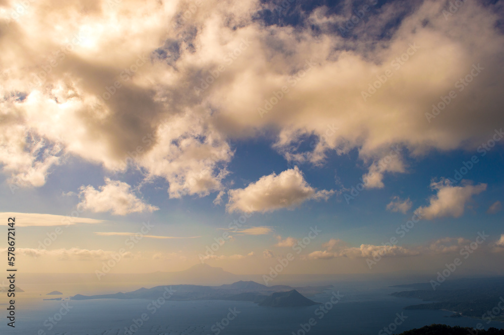 Obraz premium taal volcano and lake view from uphill