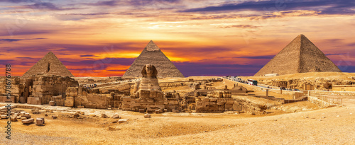 Obraz na płótnie View on the Great Sphinx by the Egypt Pyramid Complex, Giza w salonie