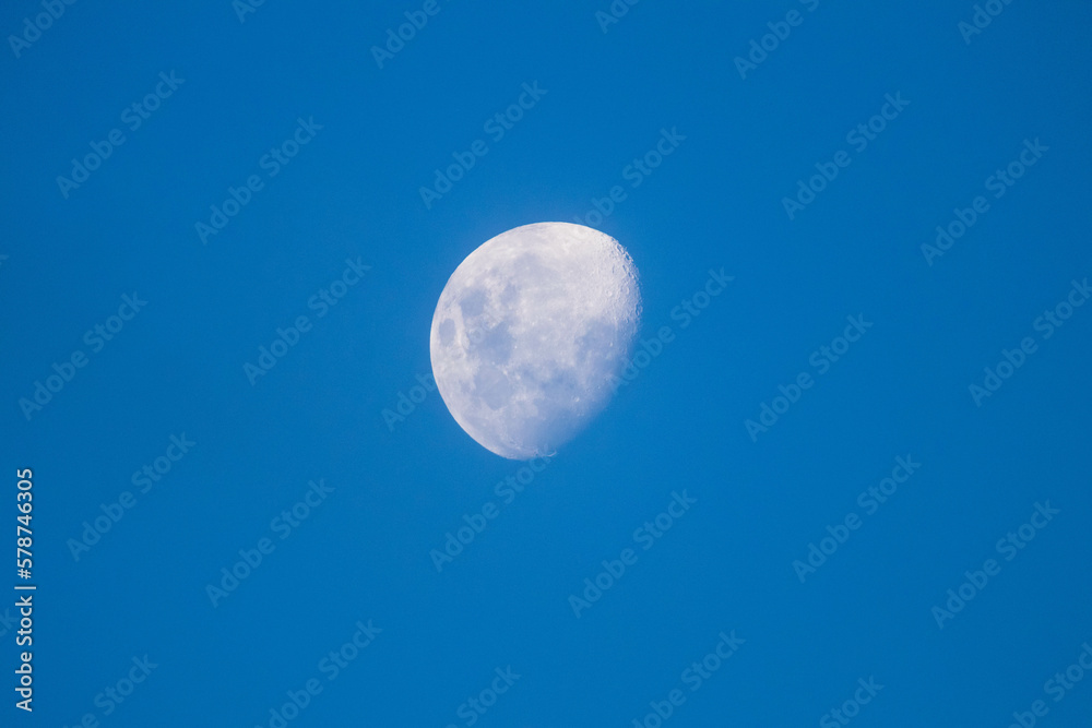 Clove view of the Moon Clove view of the Moon