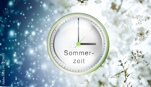 Zifferblatt mit drei Uhr  zur Zeitumstellung auf sommerzeit