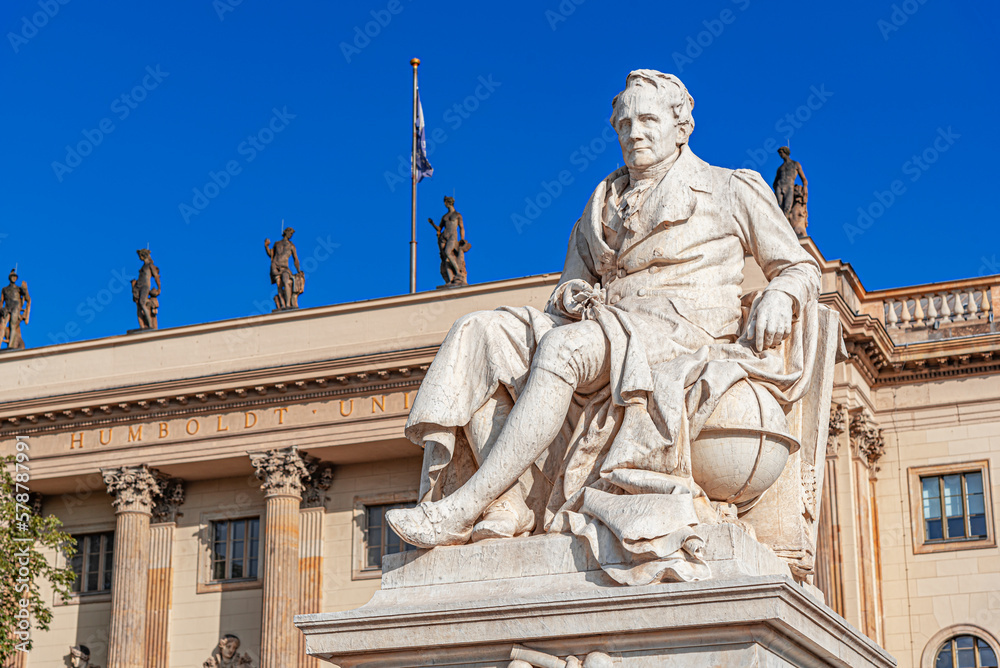Ταπετσαρία Statue of historic figure Alexander von Humboldt located in the city of Berlin, Germany