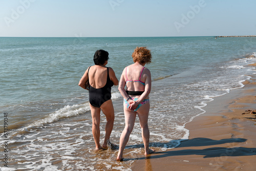 Tableau sur toile anziane mare spiaggia