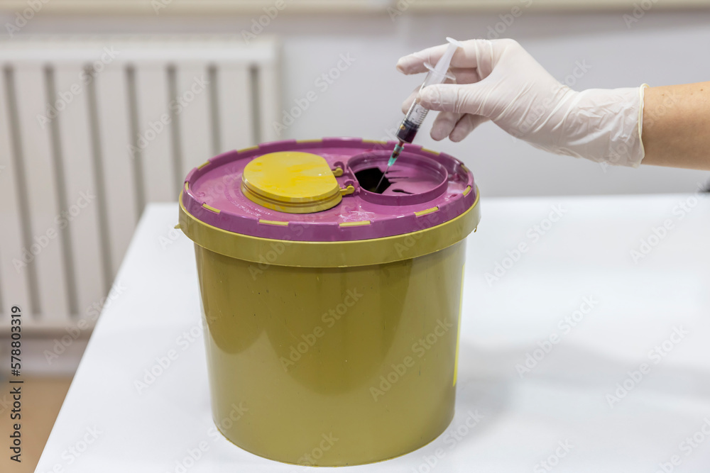 Throw away the medicine in the trash. Disposal container for Infectious