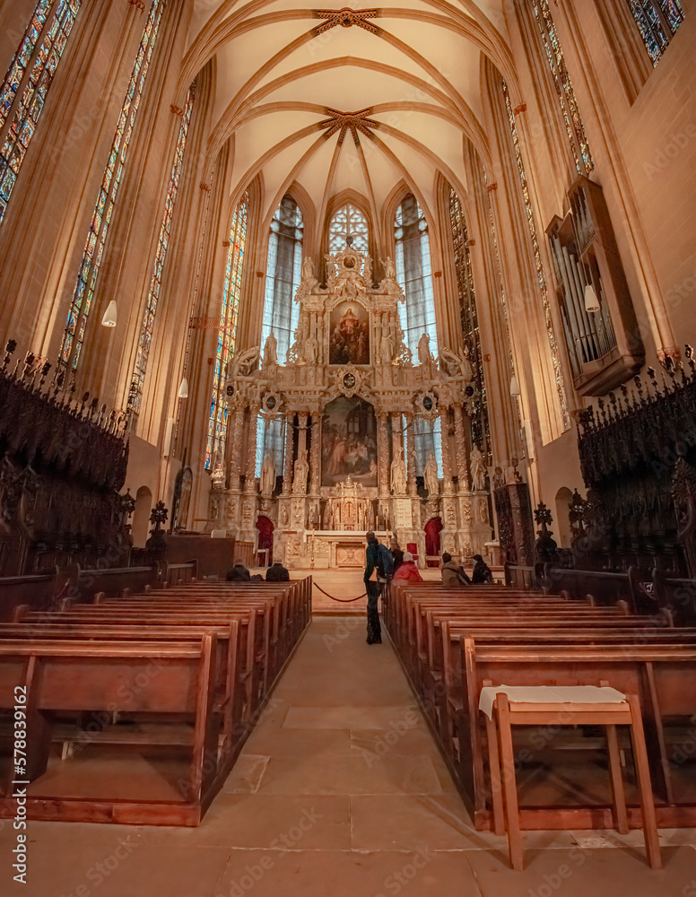 Fototapeta premium interior of the church of the holy sepulchre