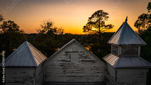 Foto Needwood Baptist Church at sunset