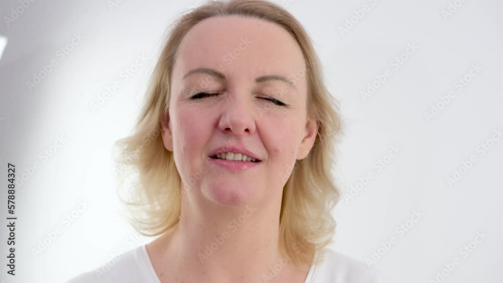 Banner Image of european american business woman smiling, pointing showing thumb up, recommending product, praising, standing on white background advertising space for text closeup cool super Banner Image of european american business woman smiling, pointing showing thumb up, recommending product, praising, standing on white background advertising space for text closeup cool super