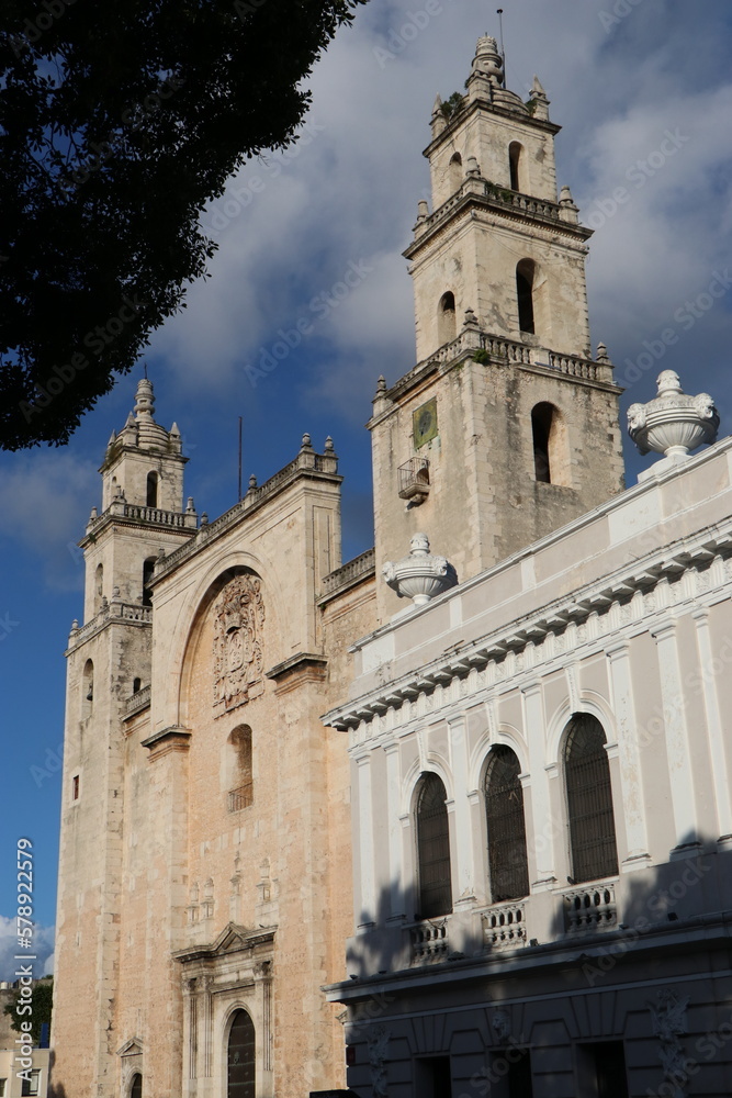 Hermosa Catedral de San Ildefonso en Mérida Yucatán 

