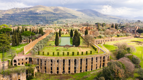 Fotografia Aerial view of the Pecile in Hadrian's Villa