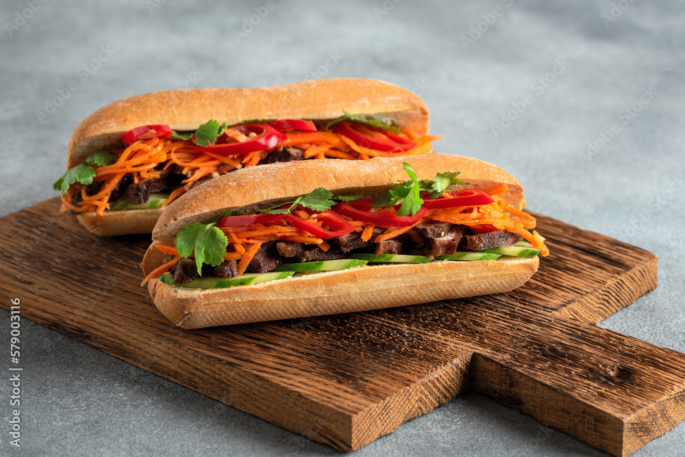 Banh on sale mi 79