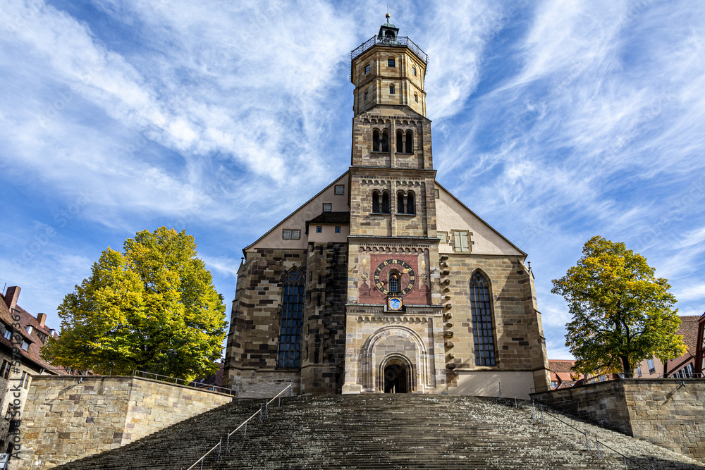 Fototapeta premium Germany, Baden-Württemberg, Schwäbisch Hall 10-04-2022 the historic old town with Protestant town church of St. Michael on the market place