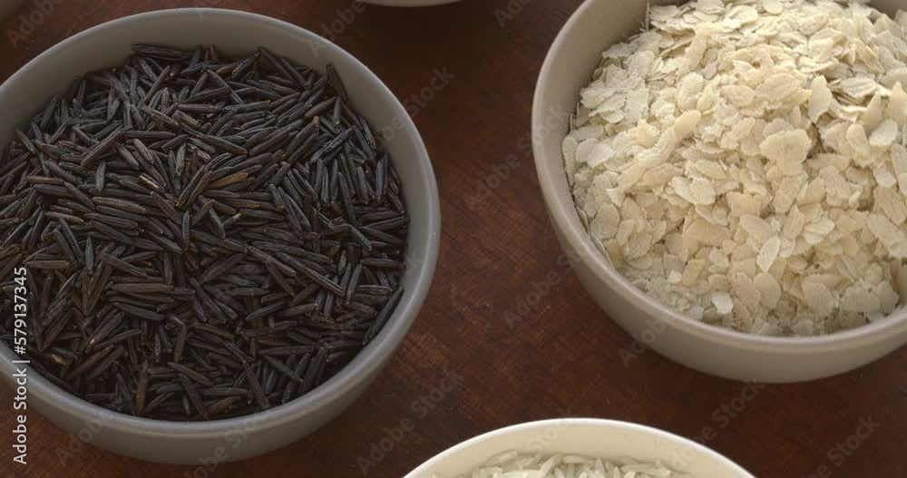 Vidéo Stock Different varieties of rice wild, sona masoori, idli rice
