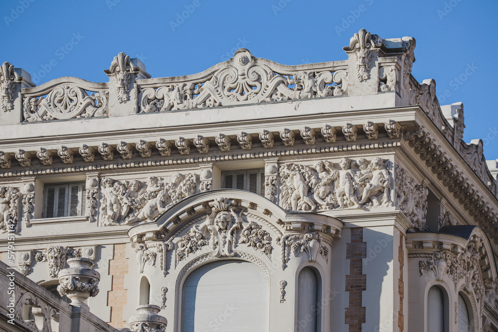 Close-up of the facade of the building in the center of Nice on Meyerbeer street
