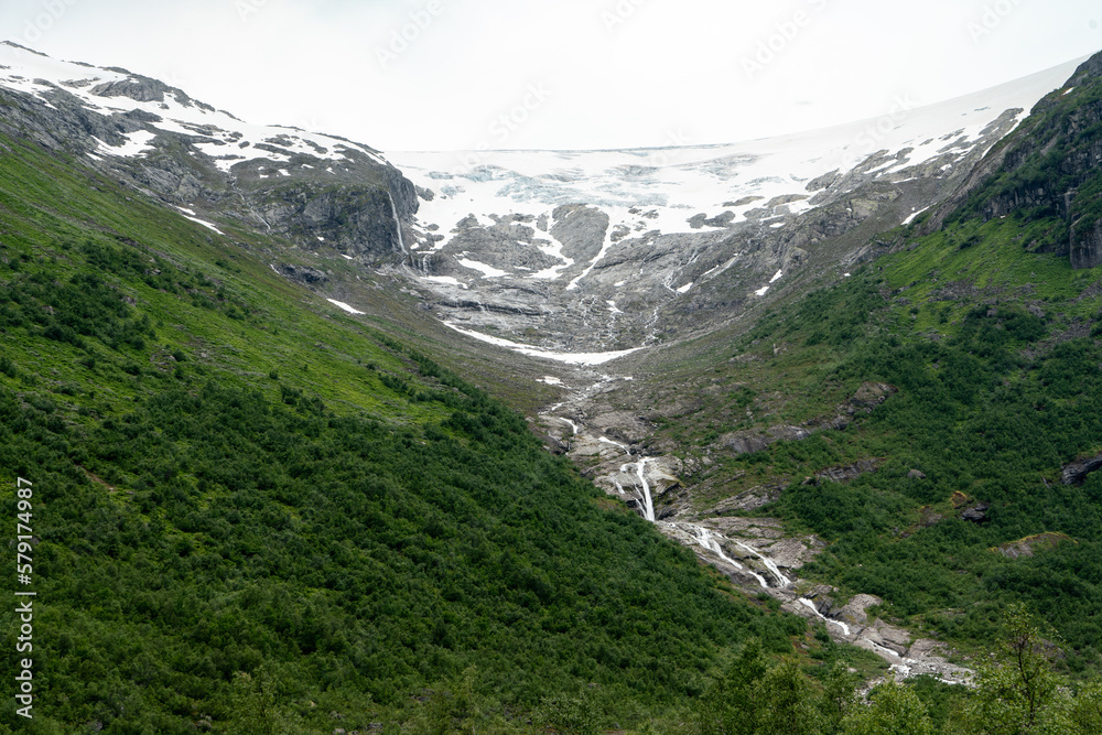 Blick zum Gletscher Tuftebreen, Norwegen Blick zum Gletscher Tuftebreen, Norwegen