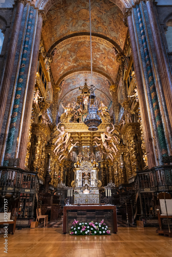 Obraz premium Main altar inside the cathedral of Santiago de Compostela (ca. 1211), a historial place of pilgrimage on the Way of St. James since the Middle Ages.
