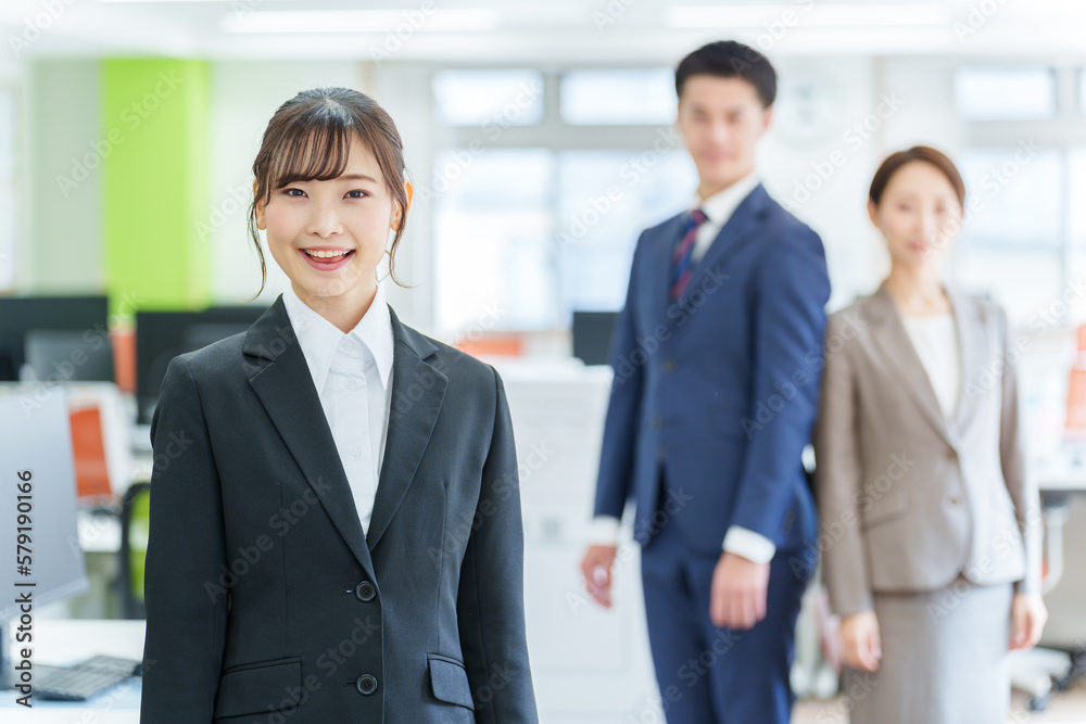 新入社員の女性のポートレート 新入社員の女性のポートレート