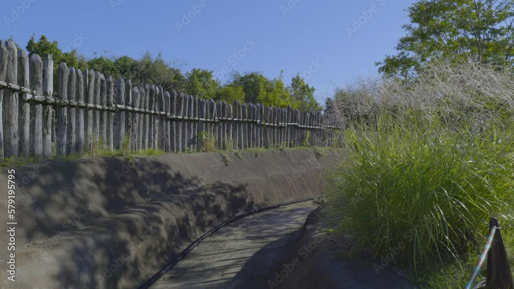 佐賀 吉野ヶ里遺跡 外壕と逆茂木 佐賀 吉野ヶ里遺跡 外壕と逆茂木