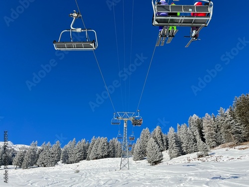 4pers. High speed chairlift (detachable) Pedra Grossa or 4er Hochgeschwindigkeits-Sesselbahn (Kuppelbar) Pedra Grossa in the Swiss winter resorts of Valbella and Lenzerheide - Switzerland (Schweiz)