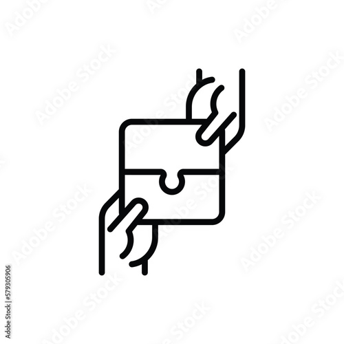 Joint project thin line icon. Teamwork, business cooperation, collaboration. Two hands hold pieces of puzzle. Successful partnership. Modern vector illustration.