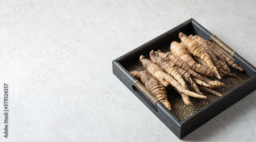 deodeok, mountain herb whose roots have restorative properties	