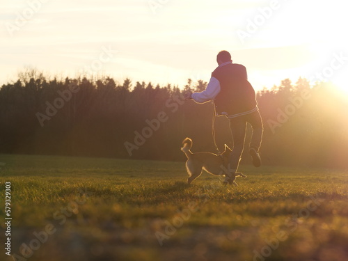 Photos Härchen spielt mit Hund