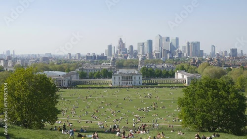 An overlook of the central London from a hill in the Greenwich park.