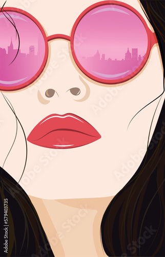 Brunette portant des lunettes roses avec un reflet de New-York