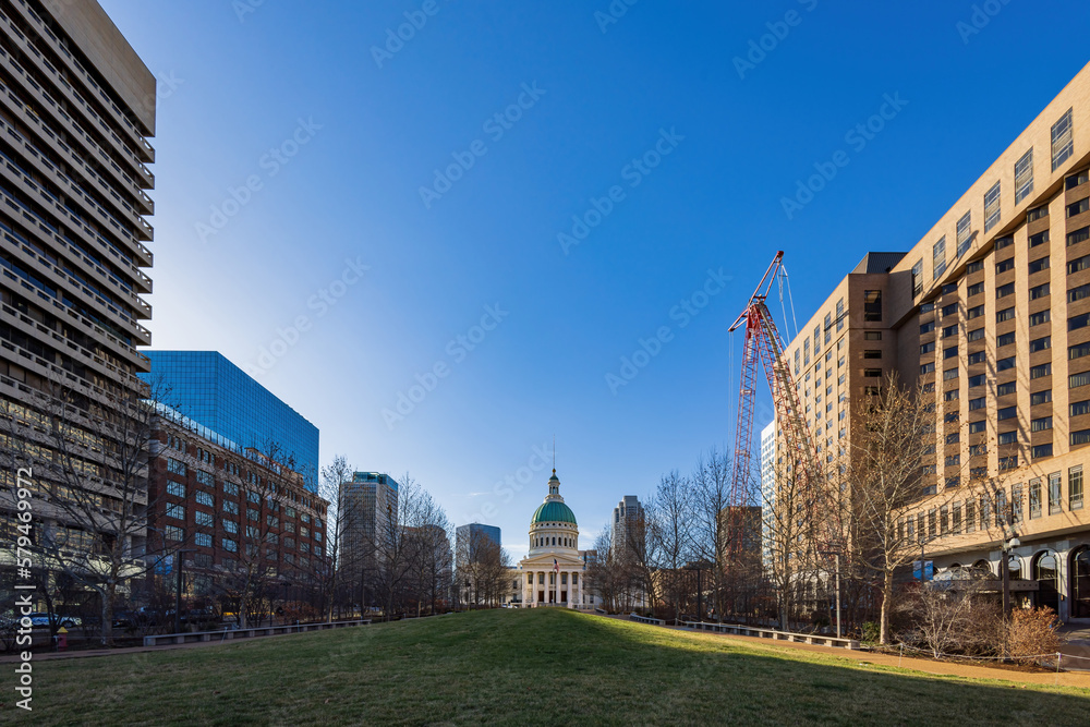 Obraz premium Sunny view of The Old courthouse