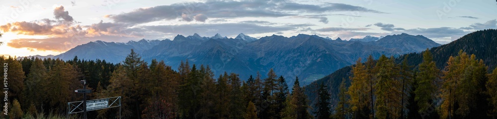 Fototapeta premium morning in the mountains