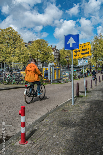 Vélo dans les rues d'Amsterdam