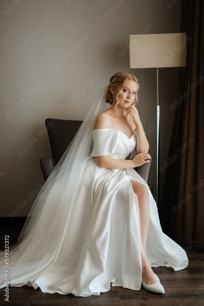 Fototapeta premium morning of the bride with the creation of the image