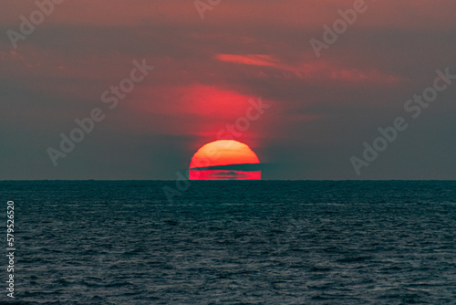 沈む夕陽 © HIRO