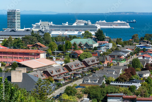 Ciudad de Puerto Montt y de fondo Cruceros. Desde el mirador de cuesta Santa Teresa, Chile photo