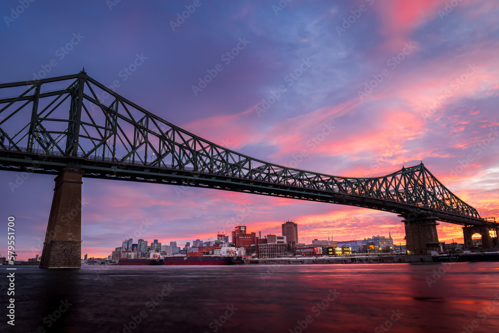 Montreal, the Jacques Cartier Bridge was inaugurated in 1930, it will be in use until 2080, for a period of 150 years.