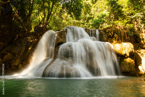Huay Mae Kamin waterfall © idmanjoe