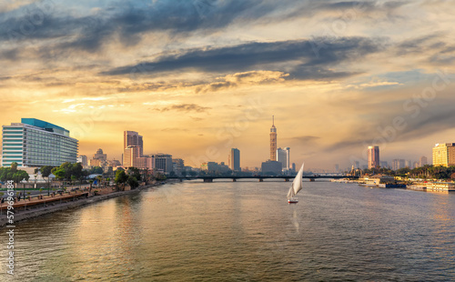 Obraz na płótnie Cairo downtown, the bridge over the Nile with the Tower and fashionable hotels, Egypt w salonie