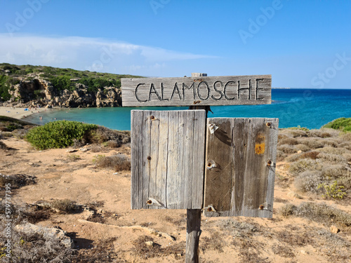 Fototapeta Naklejka Na Ścianę i Meble -  Calamosche beach is located between the archaeological remains of Eloro and the wildlife oasis of Vendicari. In 2005 it was awarded by the Blue Guide of Legambiente with the title of 