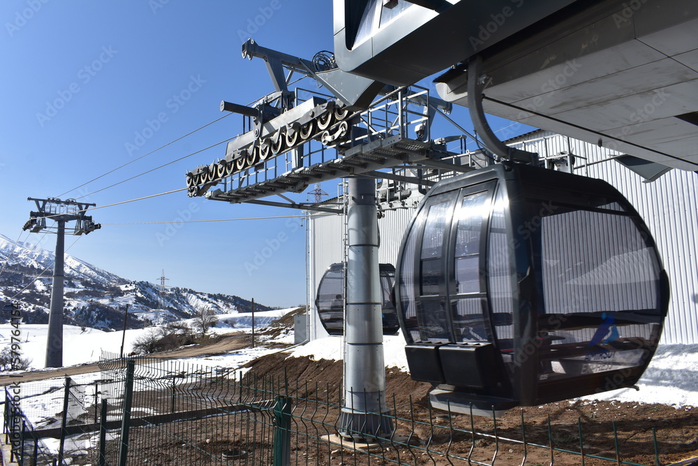 Fototapeta premium Ski lift in the mountains