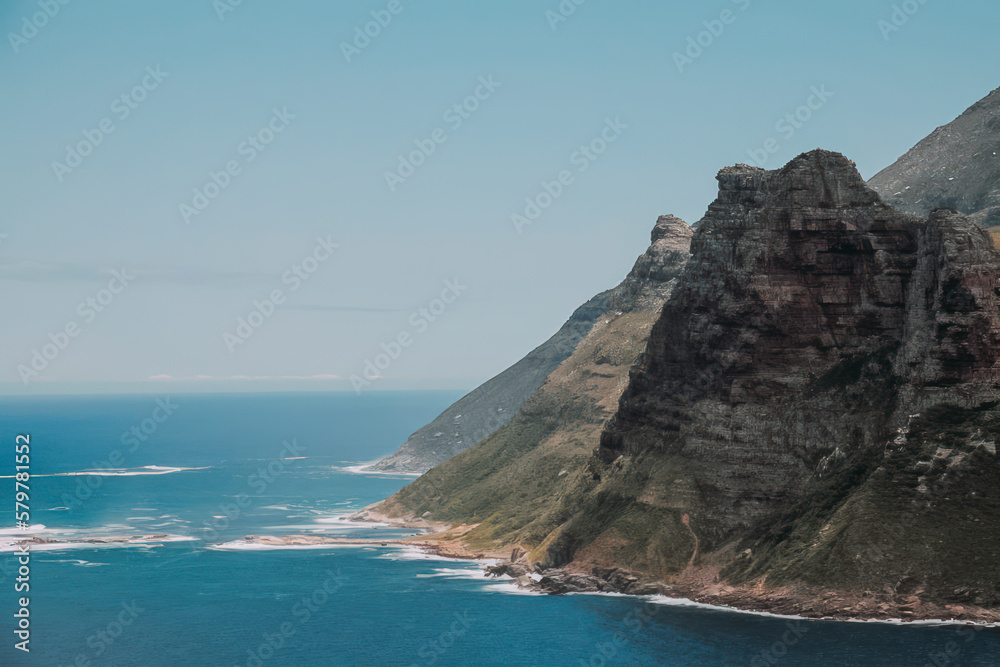 Fototapeta premium High cliffs on the ocean on a clear day.
