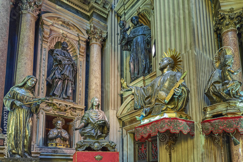 Naples, art, architecture and traditions