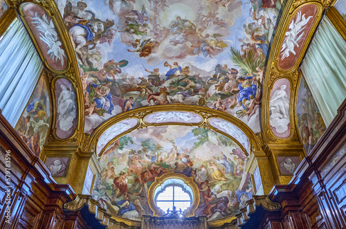 Naples, art, architecture and traditions
