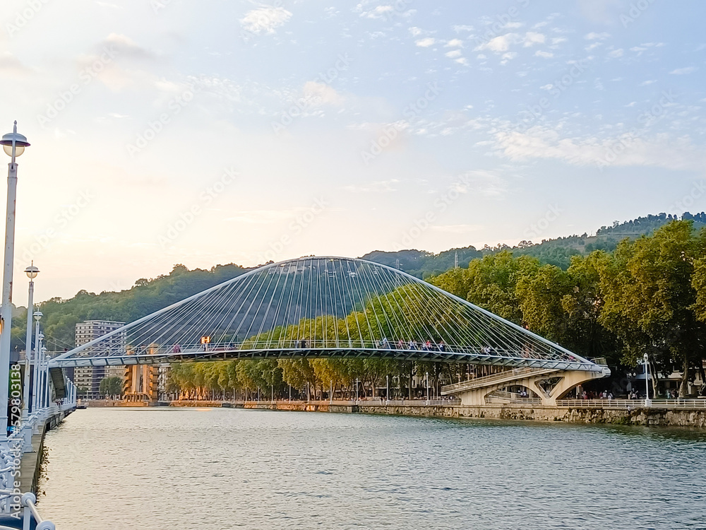 Obraz premium Zubizuri footbridge across Nervion river, Bilbao, Spain