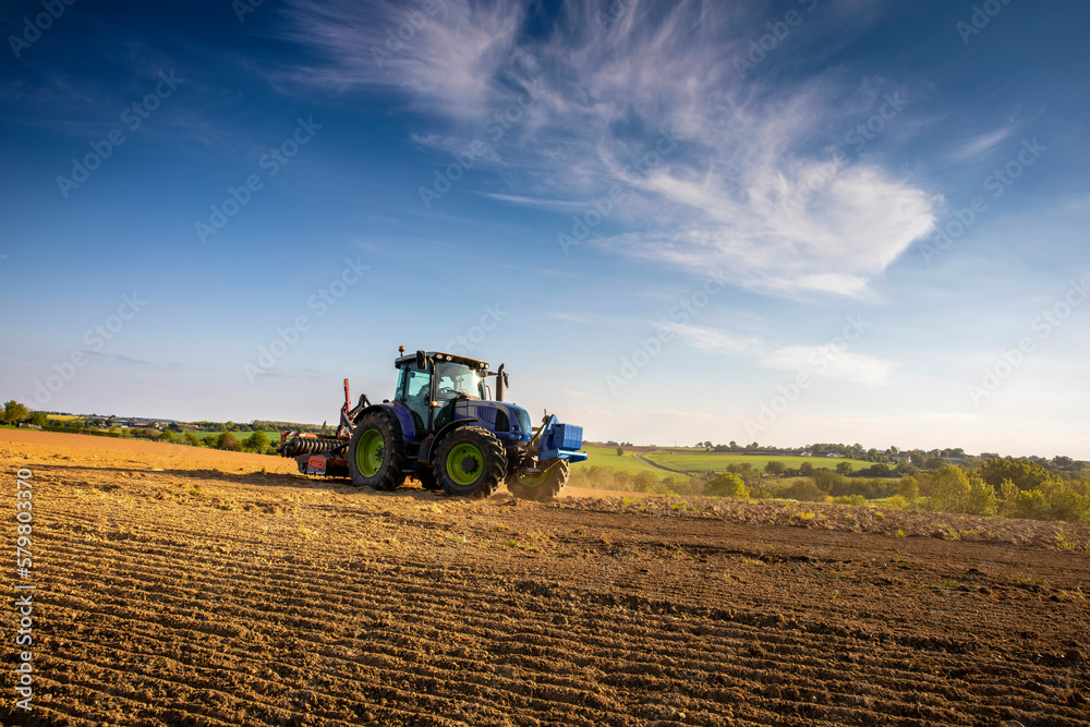 Travaux des champ dans la campagne française. Travaux des champ dans la campagne française.