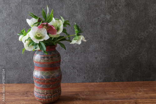 Wallpaper Mural 花瓶に活けたクリスマスローズ Torontodigital.ca