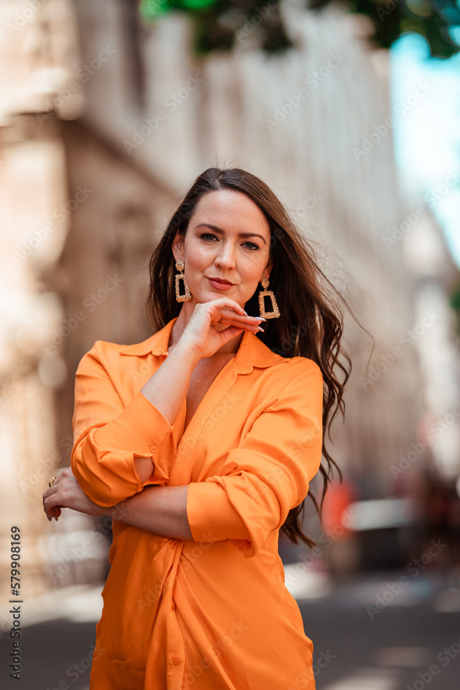 Fototapeta premium beautiful woman in the city