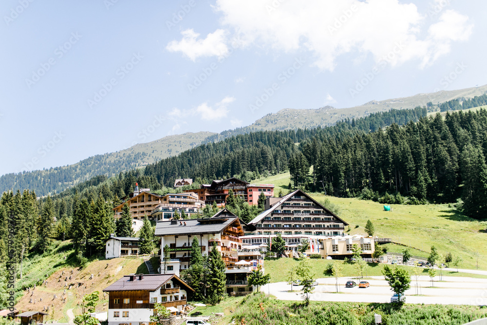 hochfügen in Zillertal in Tirol im Sommer hochfügen in Zillertal in Tirol im Sommer