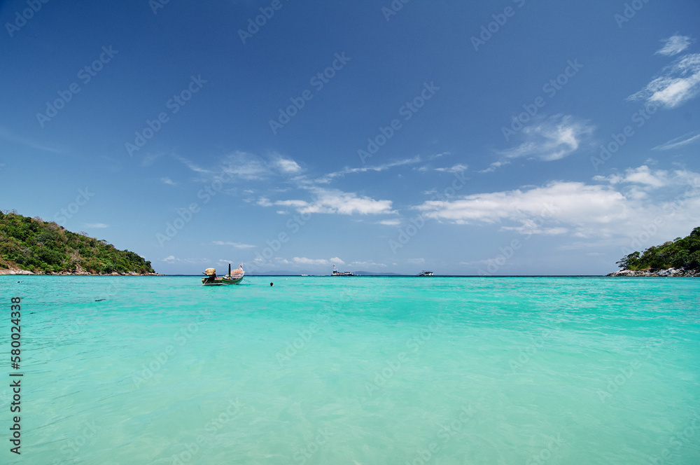 Obraz premium Vacation in paradise. Travel by Thailand. Beautiful landscape tropical beach with turquoise water.